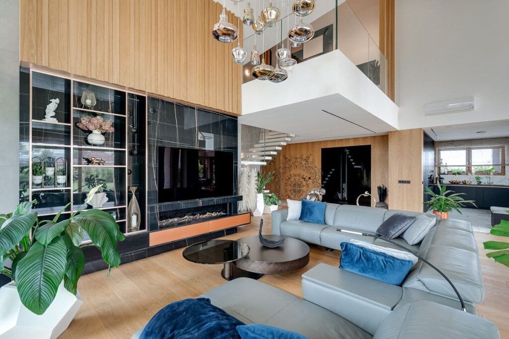 Salón con altillo, arreglos e ideas para un interior funcional – TOKA + HOME - foto 2