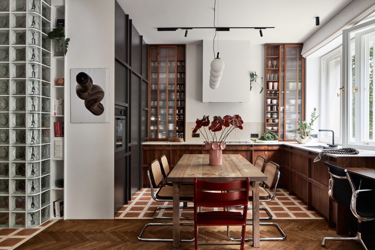 Apartment in a tenement house in Lower Mokotów, project Sic! Architektura