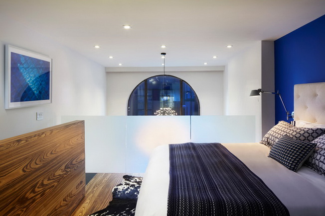 A colorful and light-filled apartment in Manhattan