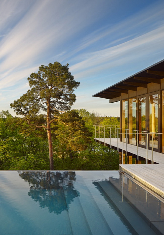 Andreas Martin-Löf designs a house on a hill near Stockholm overlooking the treetops