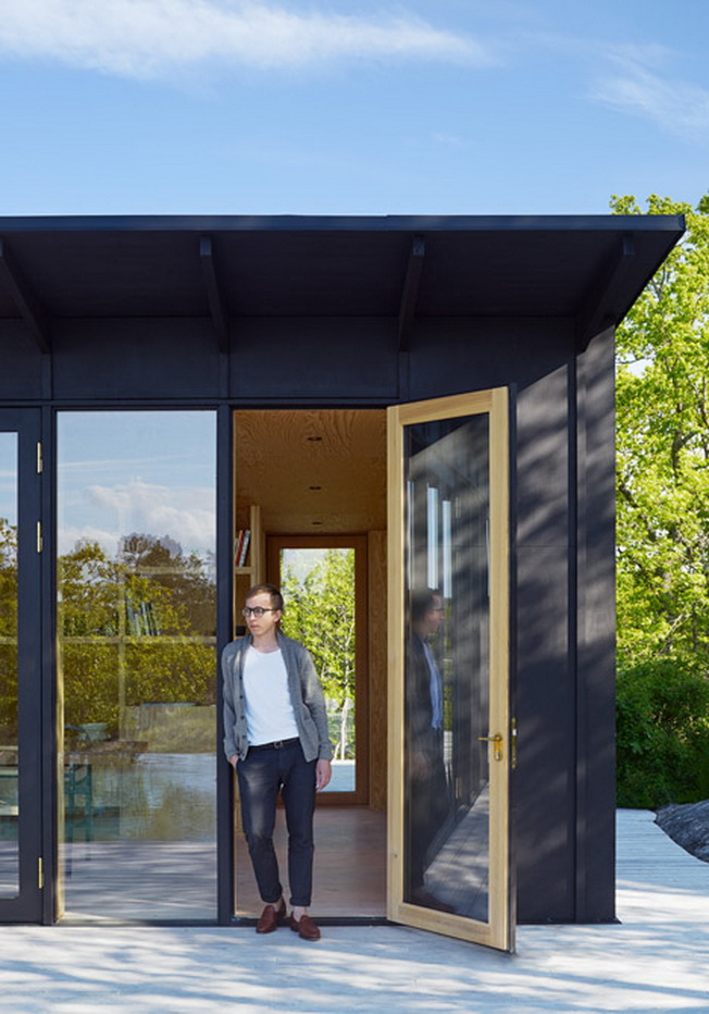 Andreas Martin-Löf designs a house on a hill near Stockholm overlooking the treetops