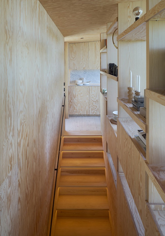 Andreas Martin-Löf designs a house on a hill near Stockholm overlooking the treetops