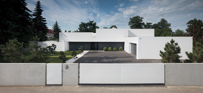 KMA Kabarowski Misiura Arquitectos „Casa en la línea del horizonte”