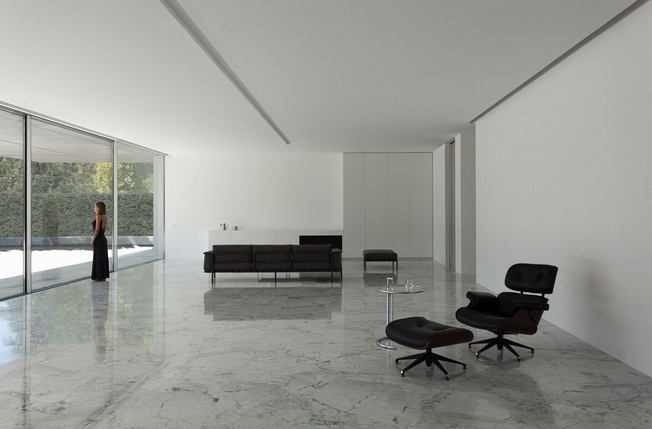 House with a rooftop terrace