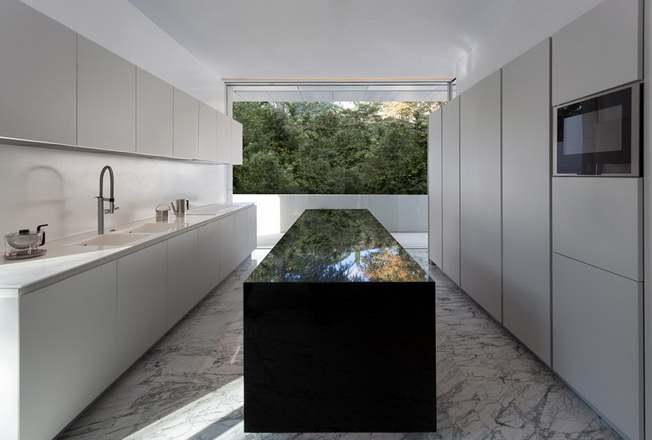 House with a rooftop terrace