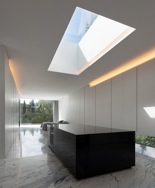 House with a rooftop terrace