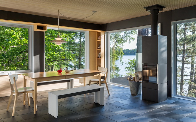 Minnesota lake house 